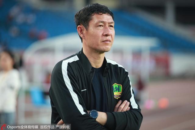 姜文由于急，听了这位导演的话，对我们十分不满，而我们也咨询了一些有经验的导演和剪接师证实了我们的工作没有差错，姜文当时也听不进解释了，都是年轻人，我和周影一商量—罢工。